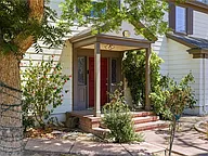 2132 Chester Ln