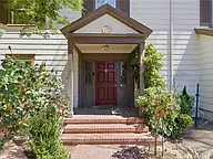 2132 Chester Ln